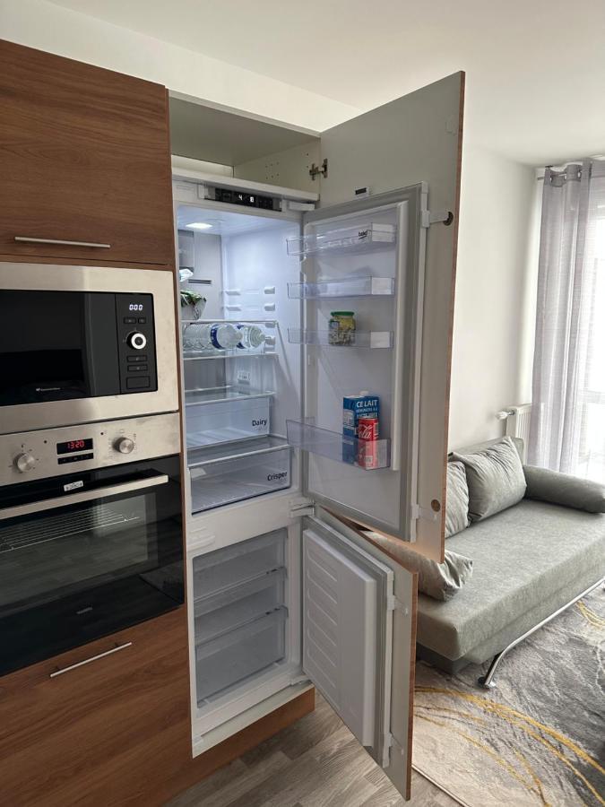 Agreable 2 Pieces Avec Balcon Et Parking Transports By Immo Kit Bnb Sarcelles Bagian luar foto