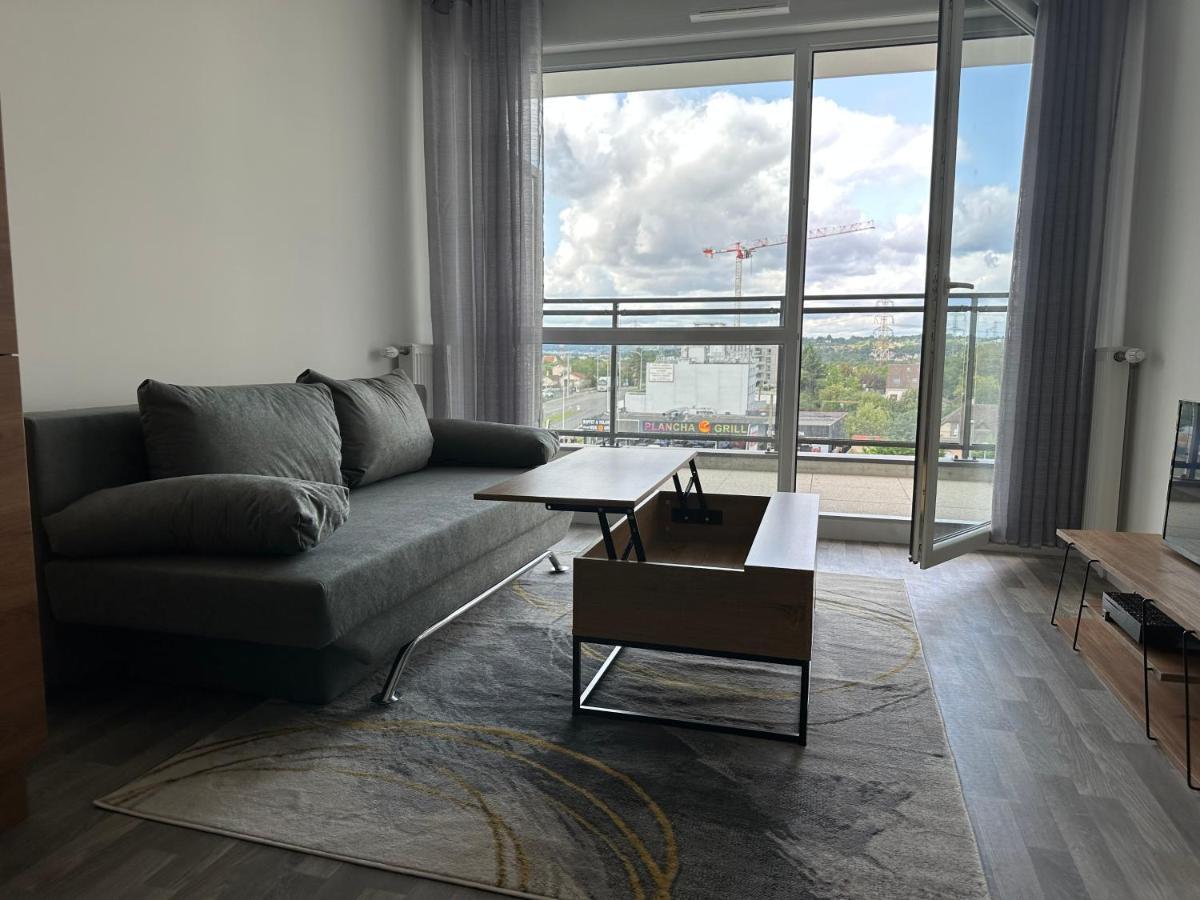 Agreable 2 Pieces Avec Balcon Et Parking Transports By Immo Kit Bnb Sarcelles Bagian luar foto