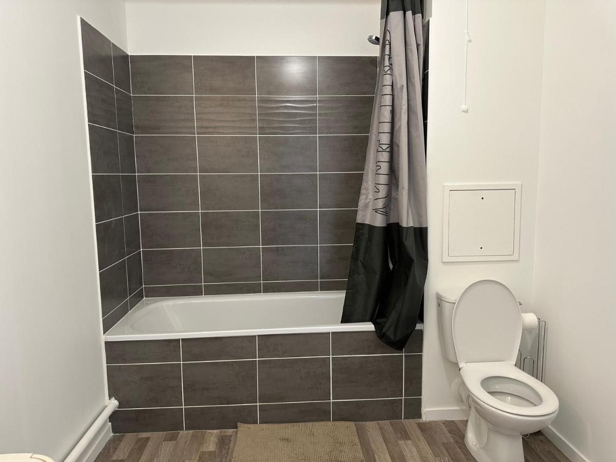 Agreable 2 Pieces Avec Balcon Et Parking Transports By Immo Kit Bnb Sarcelles Bagian luar foto