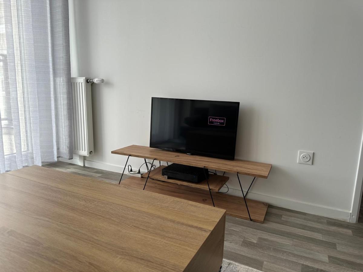 Agreable 2 Pieces Avec Balcon Et Parking Transports By Immo Kit Bnb Sarcelles Bagian luar foto