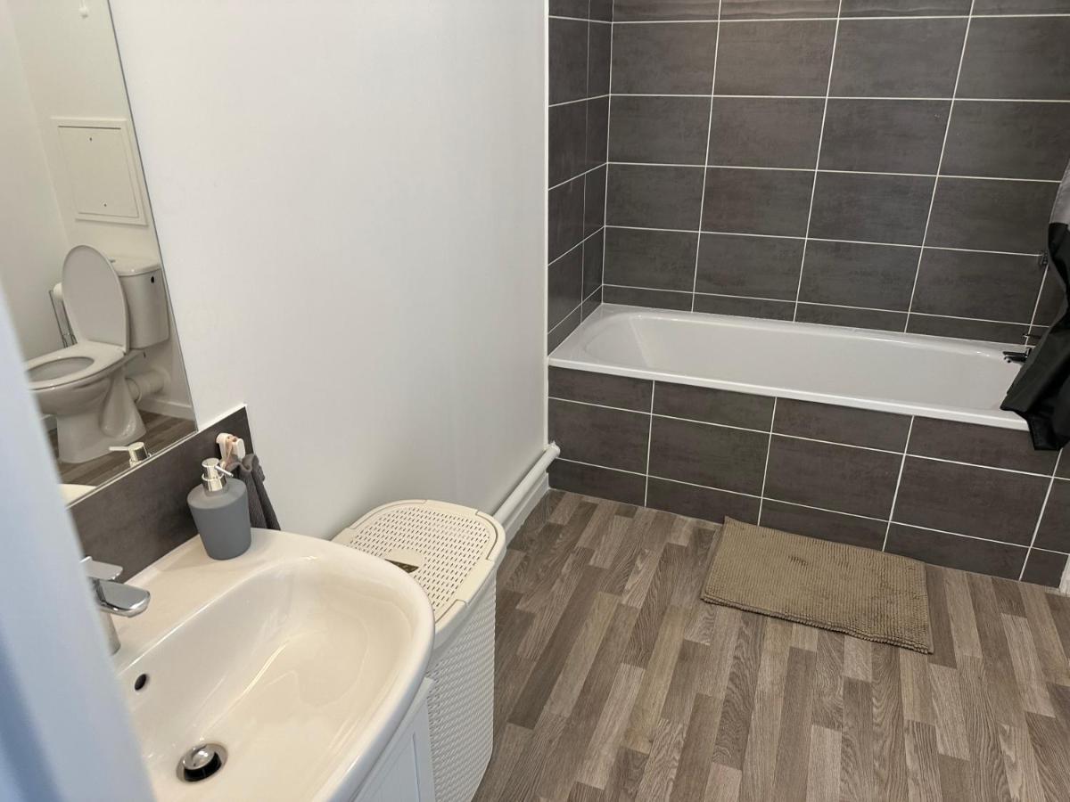 Agreable 2 Pieces Avec Balcon Et Parking Transports By Immo Kit Bnb Sarcelles Bagian luar foto