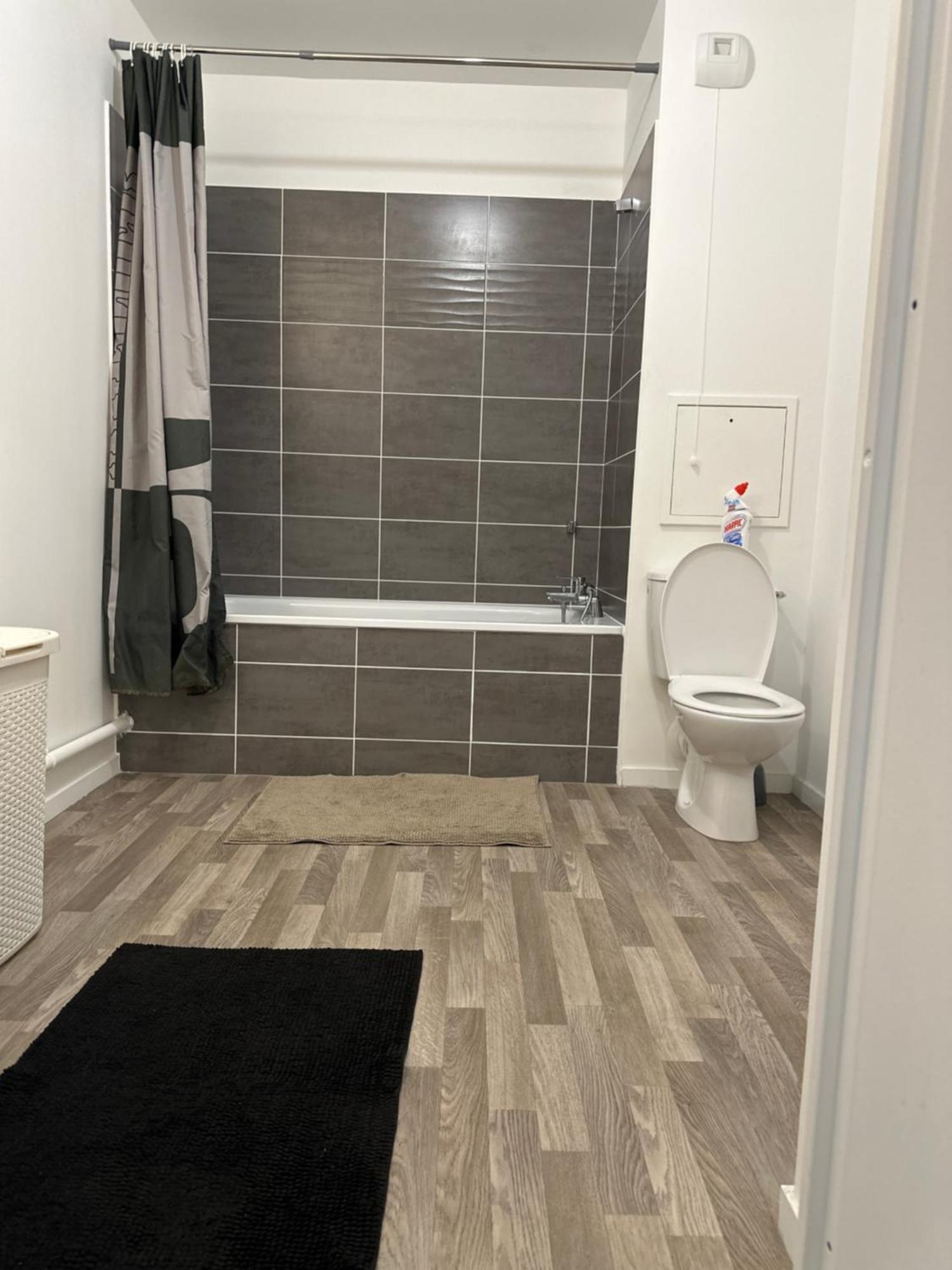 Agreable 2 Pieces Avec Balcon Et Parking Transports By Immo Kit Bnb Sarcelles Bagian luar foto
