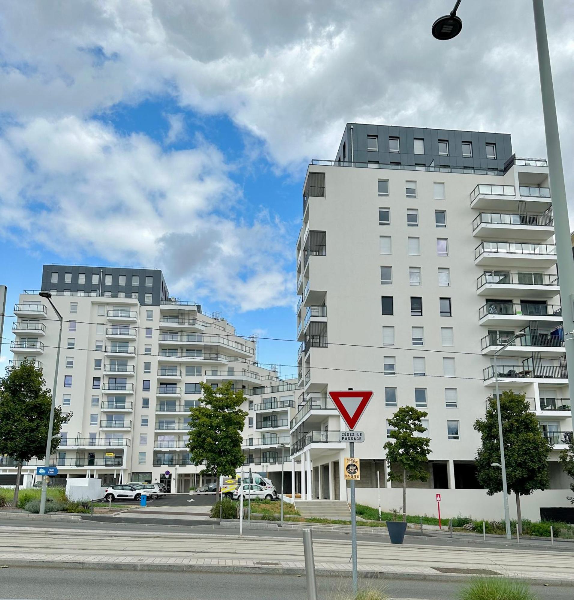 Agreable 2 Pieces Avec Balcon Et Parking Transports By Immo Kit Bnb Sarcelles Bagian luar foto